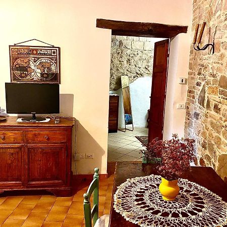 Assisi Anfiteatro Romano Buitenkant foto