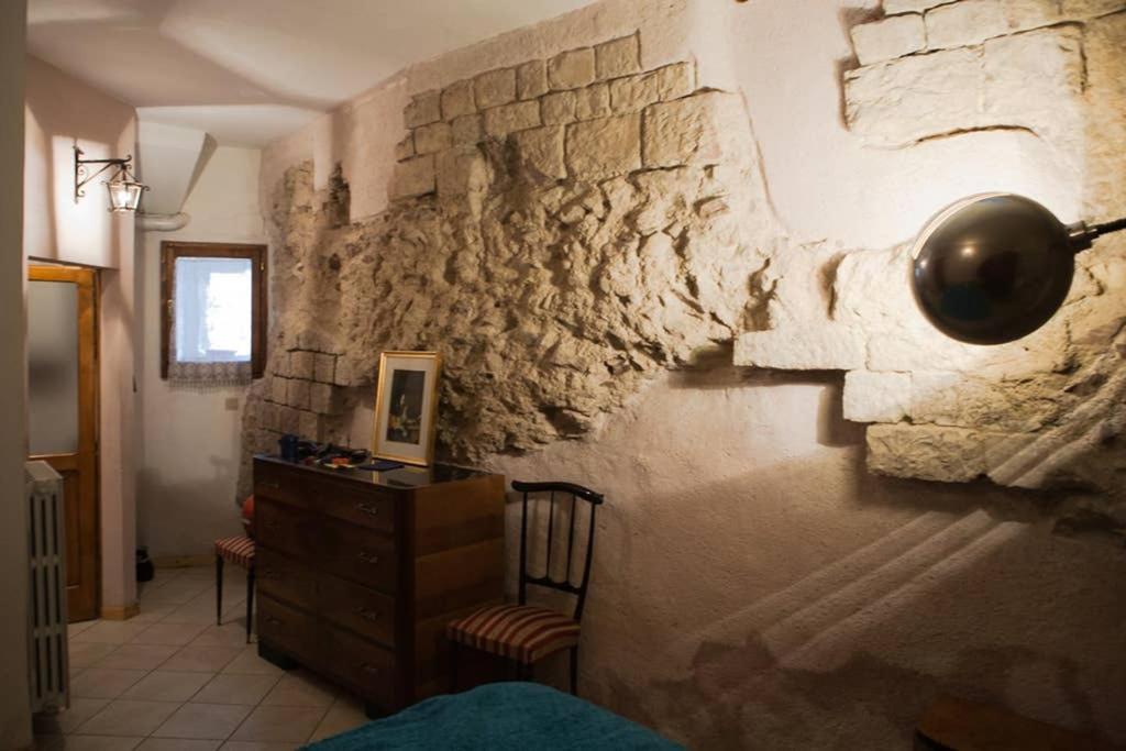 Assisi Anfiteatro Romano Buitenkant foto