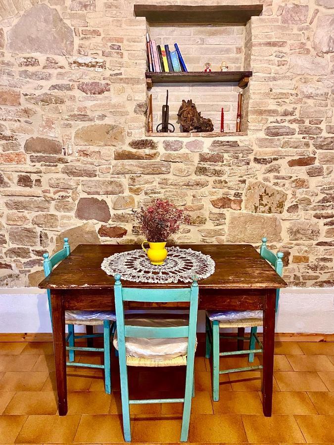 Assisi Anfiteatro Romano Buitenkant foto